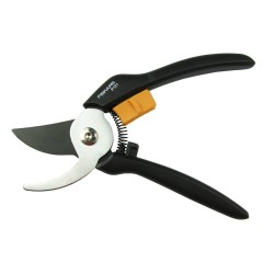 Šķēres ar pārklājošiem asmeņiem FISKARS Solid P121